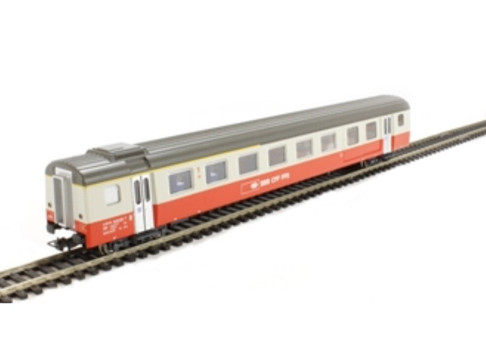 Liliput L388986- Swiss Express EW III End Coach 81-34 001-7 SBB Ep.V 2.Nr.