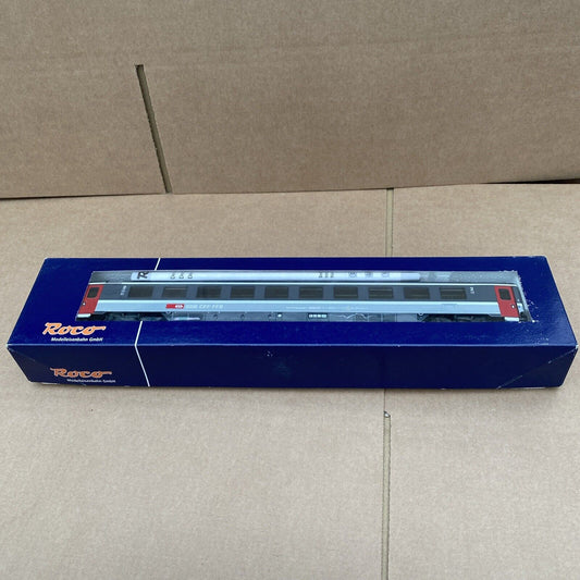 Roco 64366- Eurocity passenger wagon with integrated interior lighting, SBB