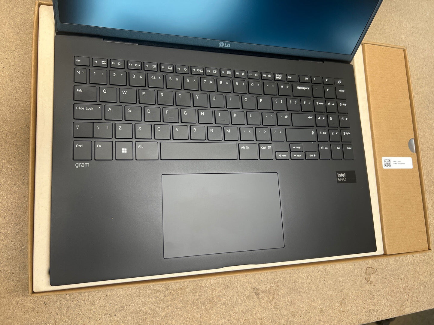 LG Gram Intel Core Ultra 7 16GB RAM 1TB SSD 16 Inch Laptop 16Z90S-G.AA78A1 EXD