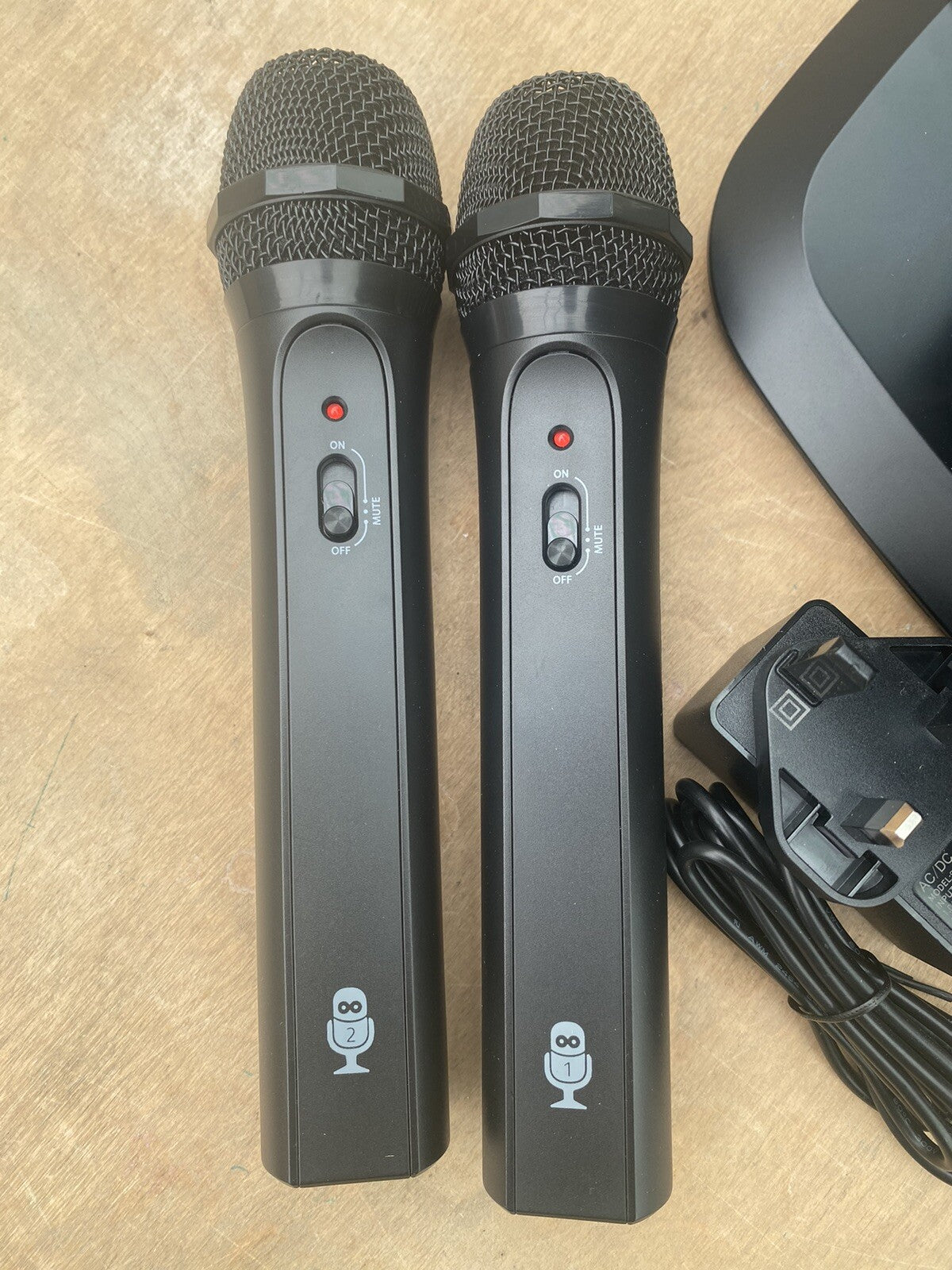 Singing Machine Portable WiFi Karaoke Machine Touch Screen- Exdisplay
