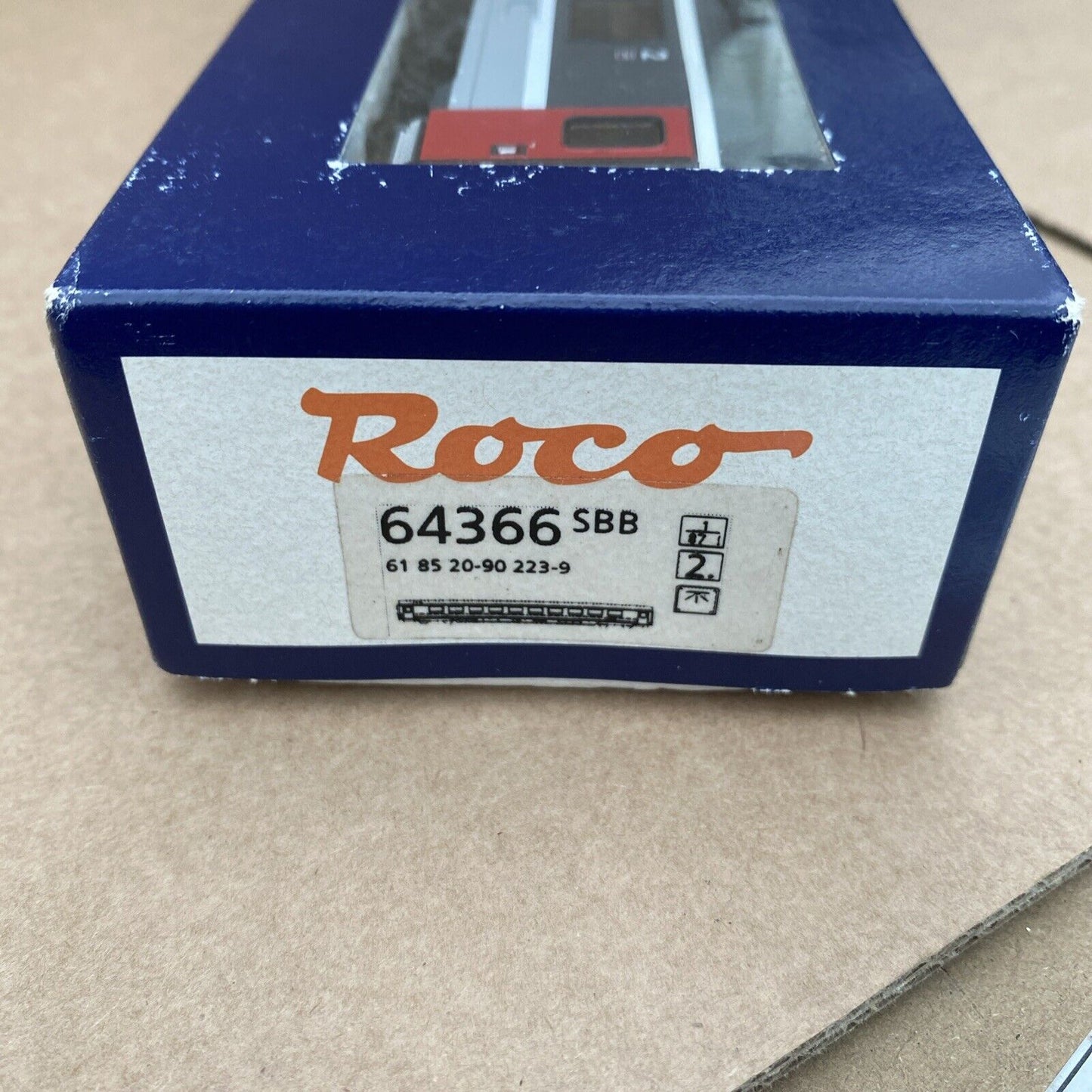 Roco 64366- Eurocity passenger wagon with integrated interior lighting, SBB