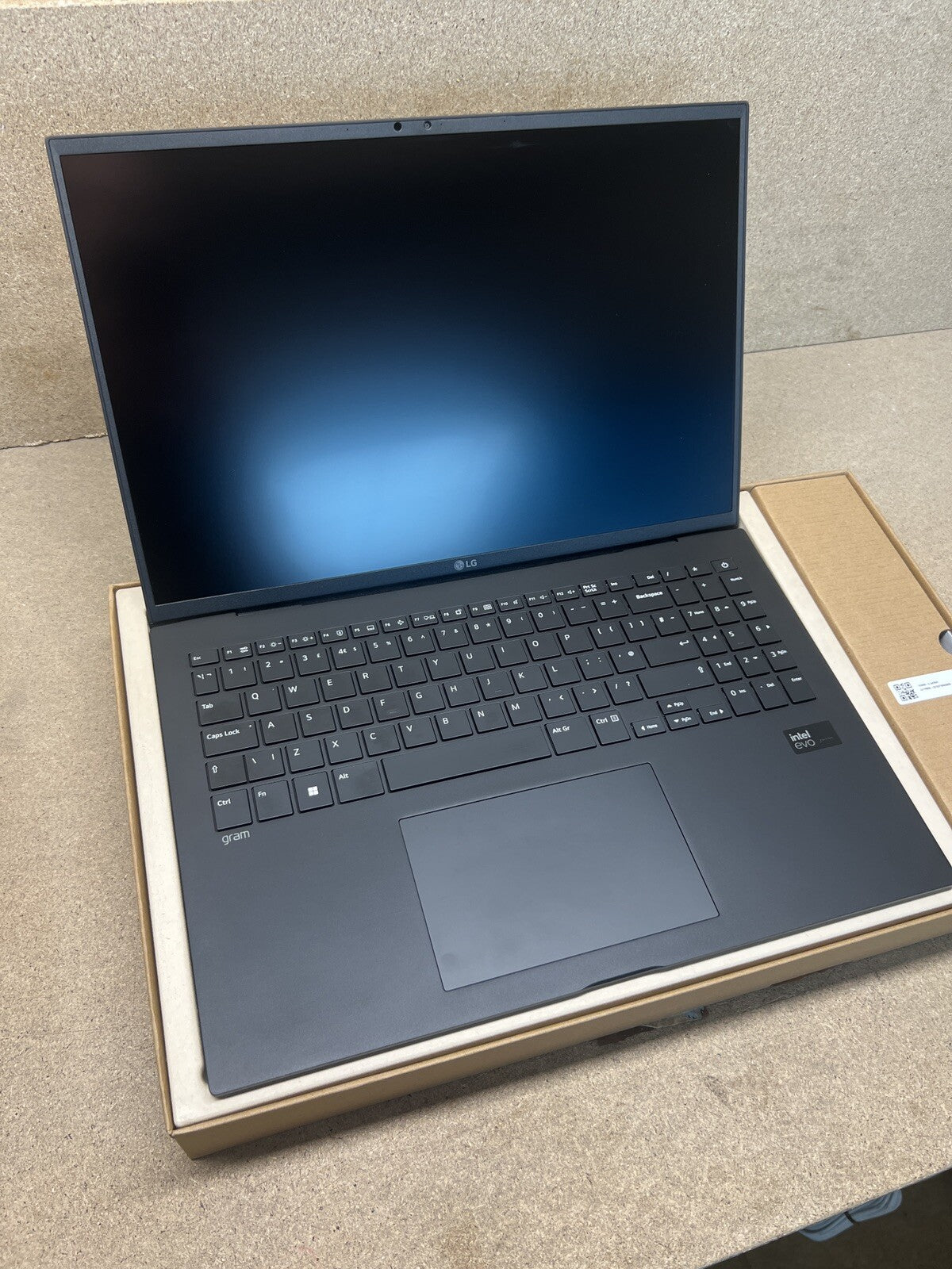 LG Gram Intel Core Ultra 7 16GB RAM 1TB SSD 16 Inch Laptop 16Z90S-G.AA78A1 EXD