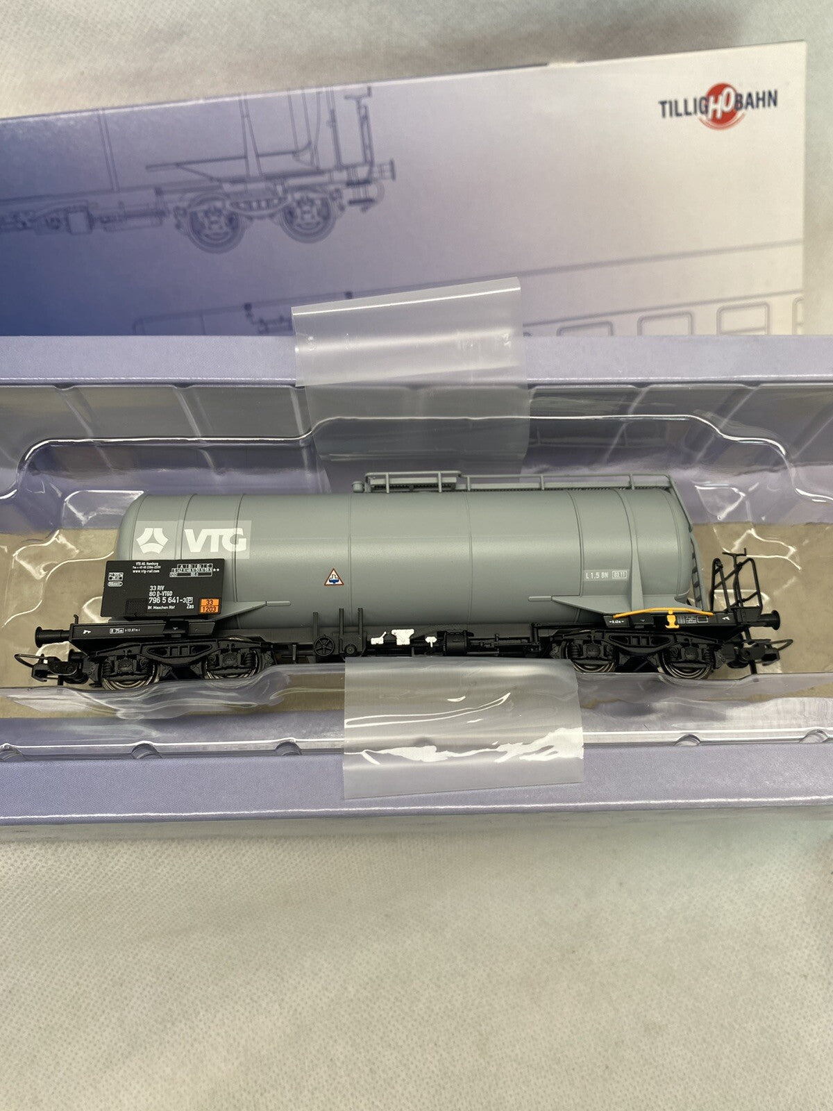 Tillig 76570- Tank car VTG, Era VI, HO Gauge