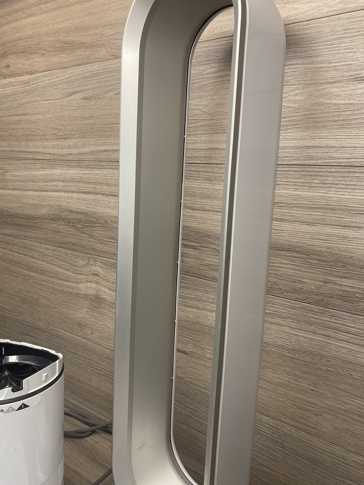 Dyson AM07 56W 10 Speed Tower Fan - White/Silver Luxury