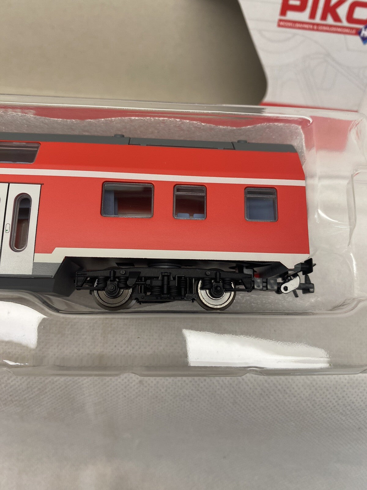 PIKO 57620- Hobby DB Regio DBuz747 2nd Class Bi-Level Coach VI HO Gauge