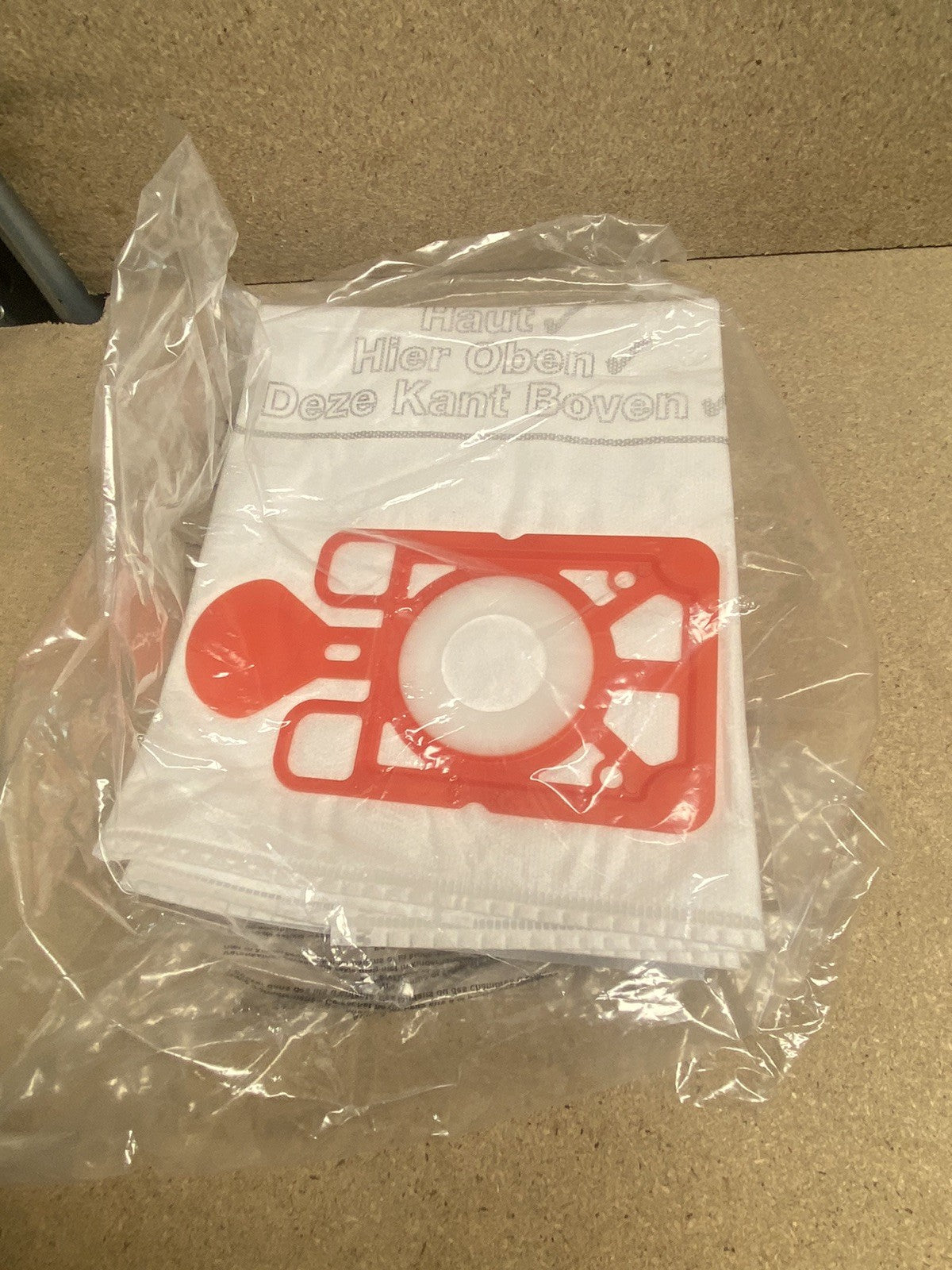 Henry HVR 160 6L Bagged Cylinder Vacuum Cleaner - Red