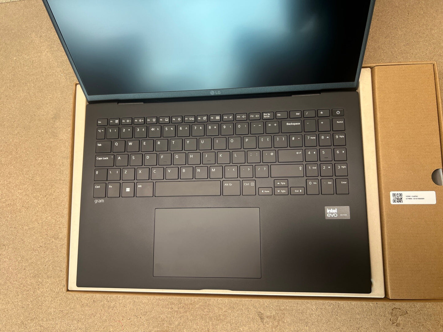 LG Gram Intel Core Ultra 7 16GB RAM 1TB SSD 16 Inch Laptop 16Z90S-G.AA78A1 EXD