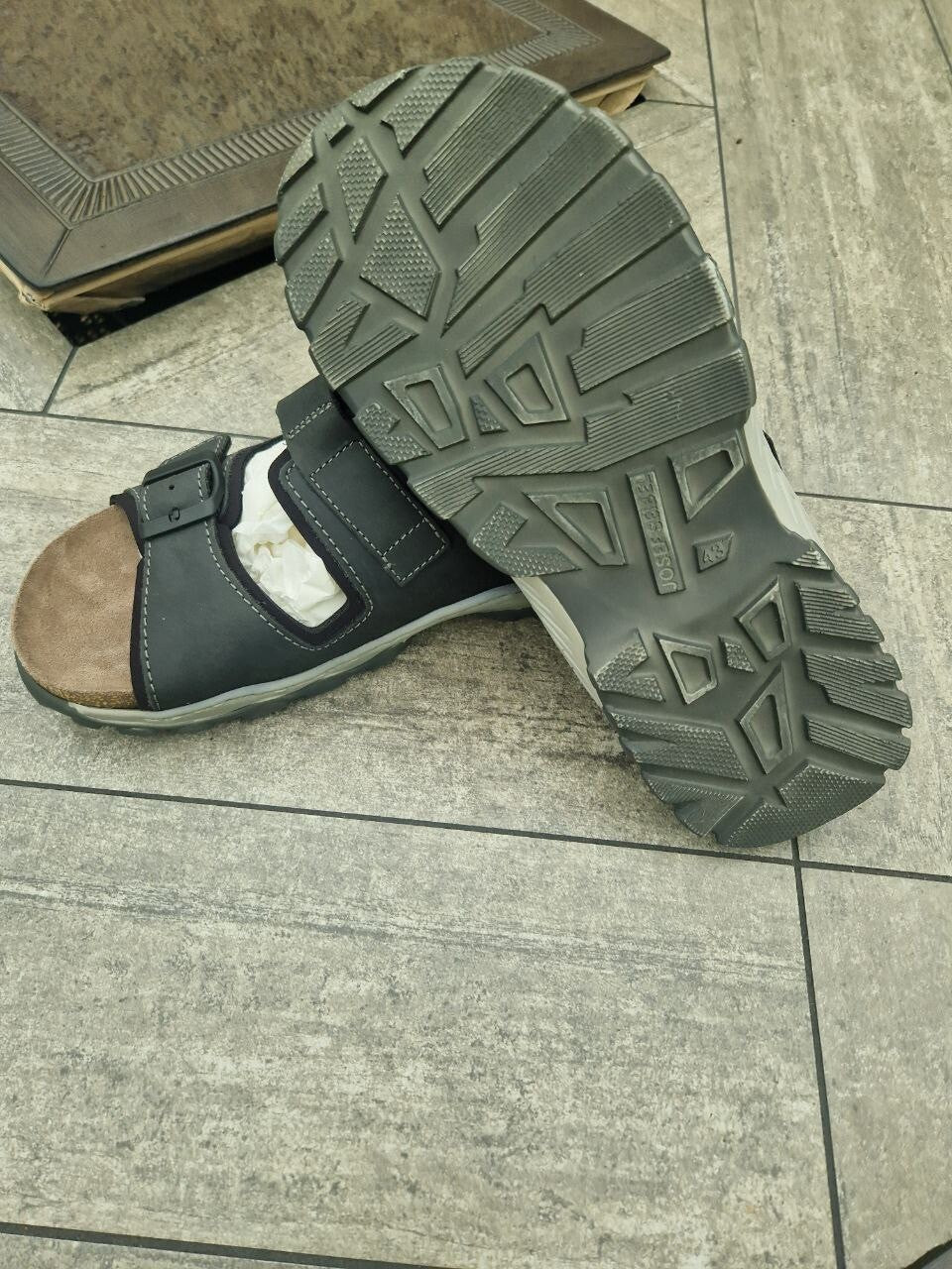 Josef Seibel Janosch 03-men’s Nubuck (leather) black Sandals, Size 9.