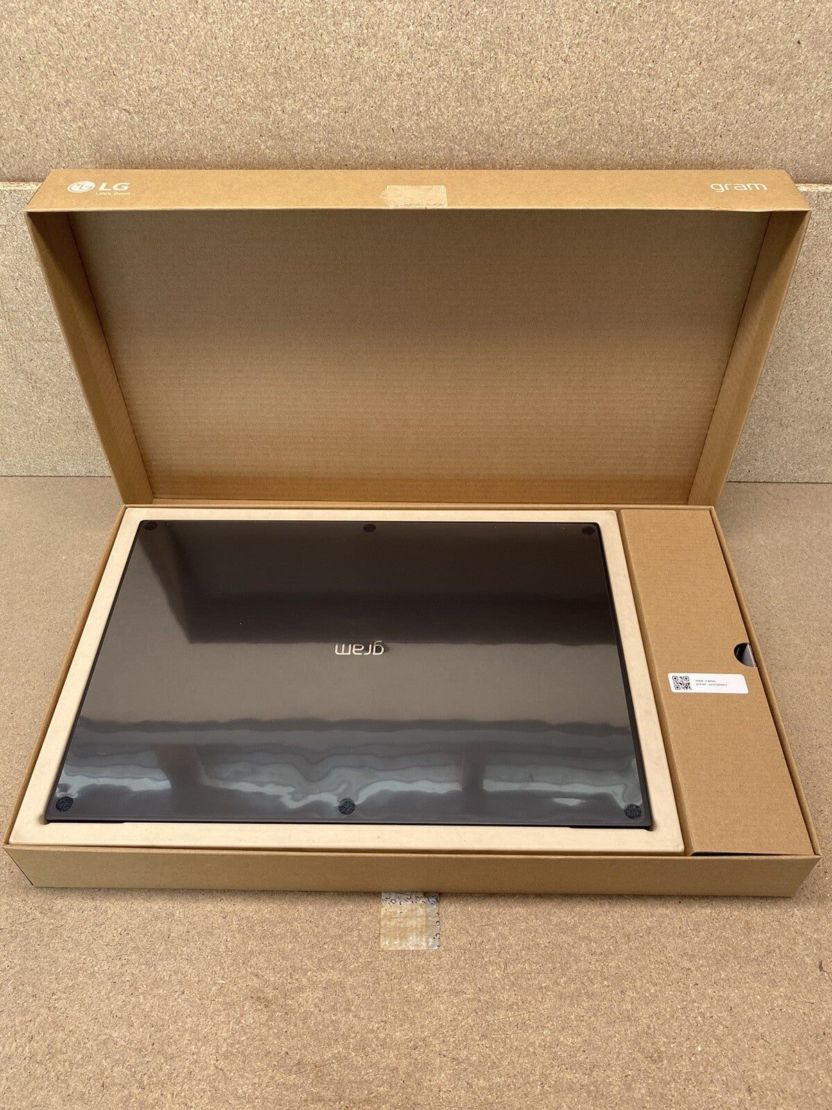 LG Gram Laptop Lightweight Ultra 7 16GB RAM 1TB SSD 16 Inch 16Z90S-G.AA78A1