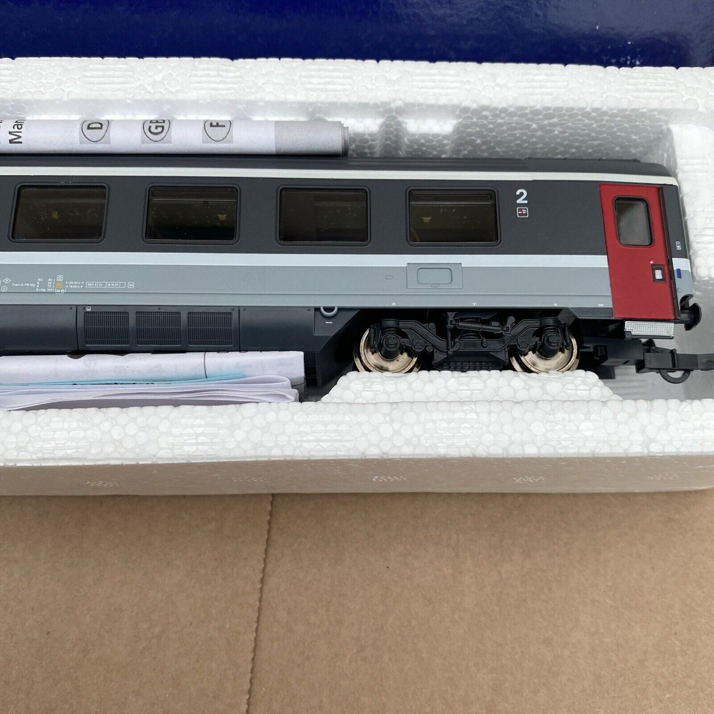 Roco 64366- Eurocity passenger wagon with integrated interior lighting, SBB