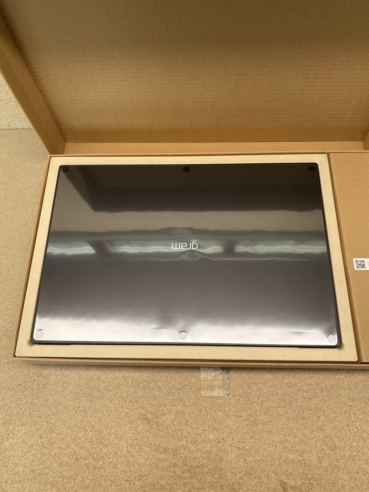 LG Gram Laptop Lightweight Ultra 7 16GB RAM 1TB SSD 16 Inch 16Z90S-G.AA78A1