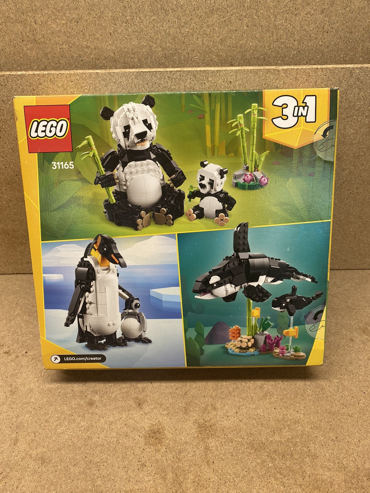 LEGO CREATOR: Wild Animals: Panda Family (31165)