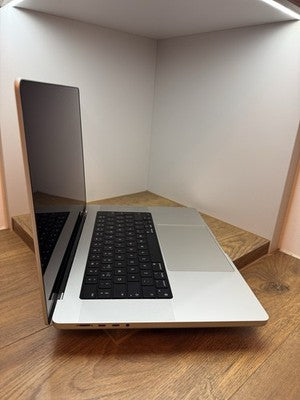 Apple MacBook Pro Silver 16" M2 Pro 12C CPU/19C GPU 16GB RAM 1TB SSD VAT 2023