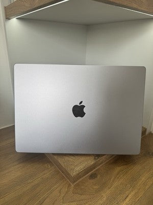 MacBook Pro 16-inch 2021 Apple M1 Pro 10 core and 16-core GPU 16GB RAM 512GB SSD