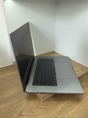 MacBook Pro 16-inch 2021 Apple M1 Pro 10 core and 16-core GPU 16GB RAM 512GB SSD