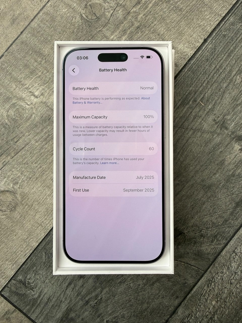 Apple iPhone 17 256GB Sim Free Mobile Phone in Lavender, MG6M4QN/A 60 Cycles