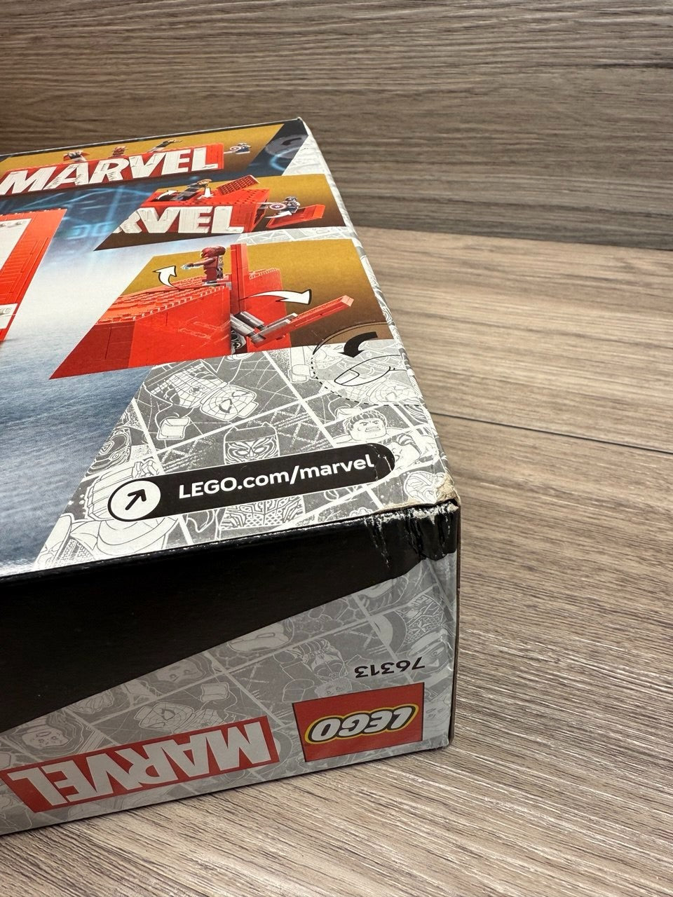 LEGO Superheroes MARVEL Logo & Minifigures - Model 76313