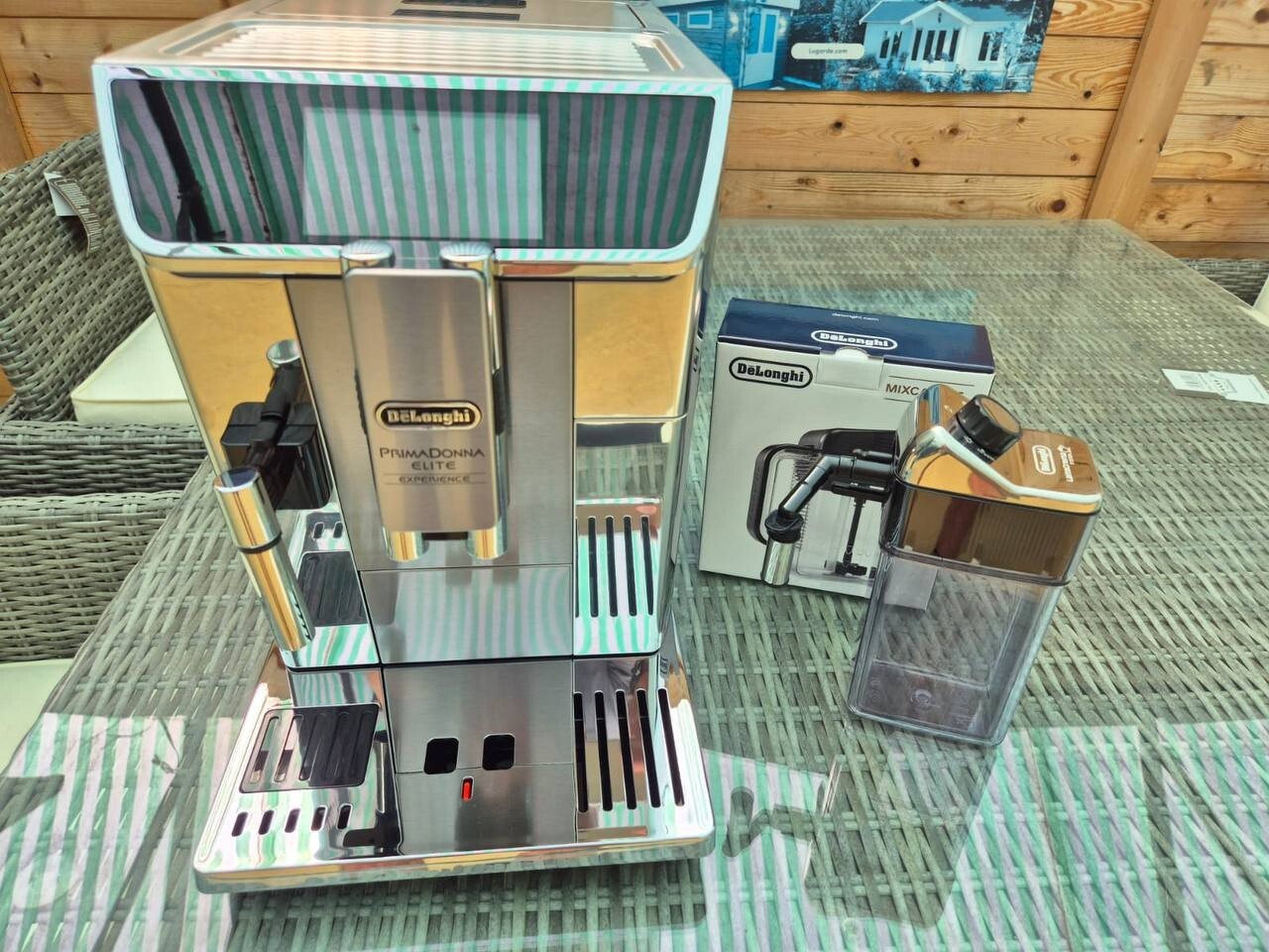 De'Longhi PrimaDonna Elite Experience Bean to Cup Coffee Machine ECAM650.85.MS