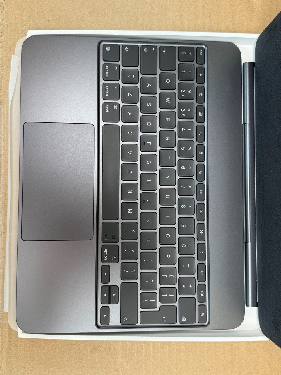 Apple Magic Keyboard for iPad Pro 13 inch (7th generation) M4 - British English