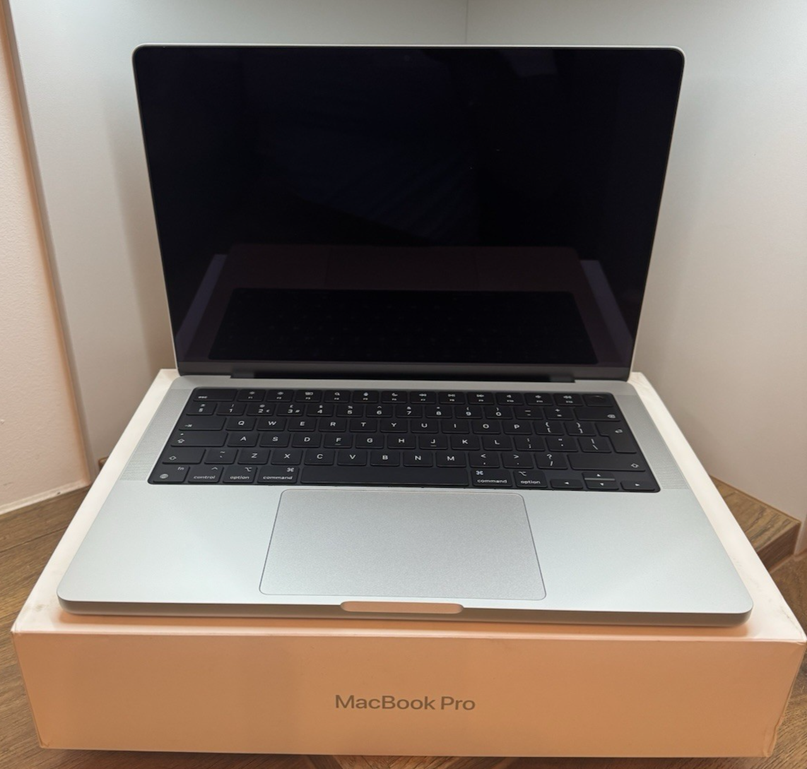 Apple MacBook Pro M4 Pro 14'' 24GB RAM 512GB SSD Silver VAT MX2E3B/A Warranty