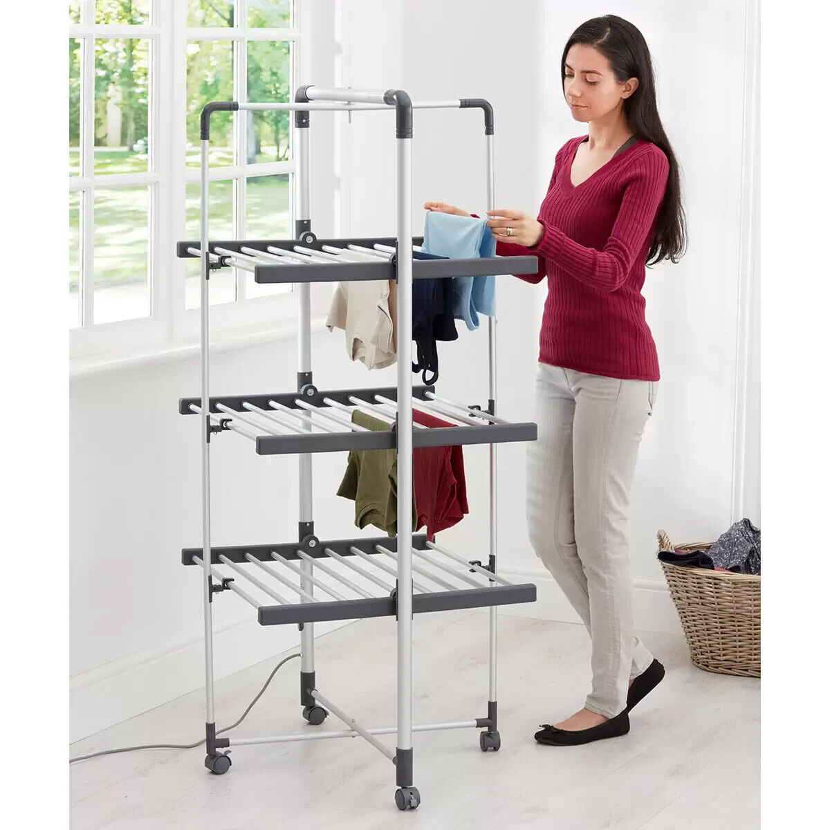 New BLACK & DECKER HEATED TOWER AIRER Wheels And Cover