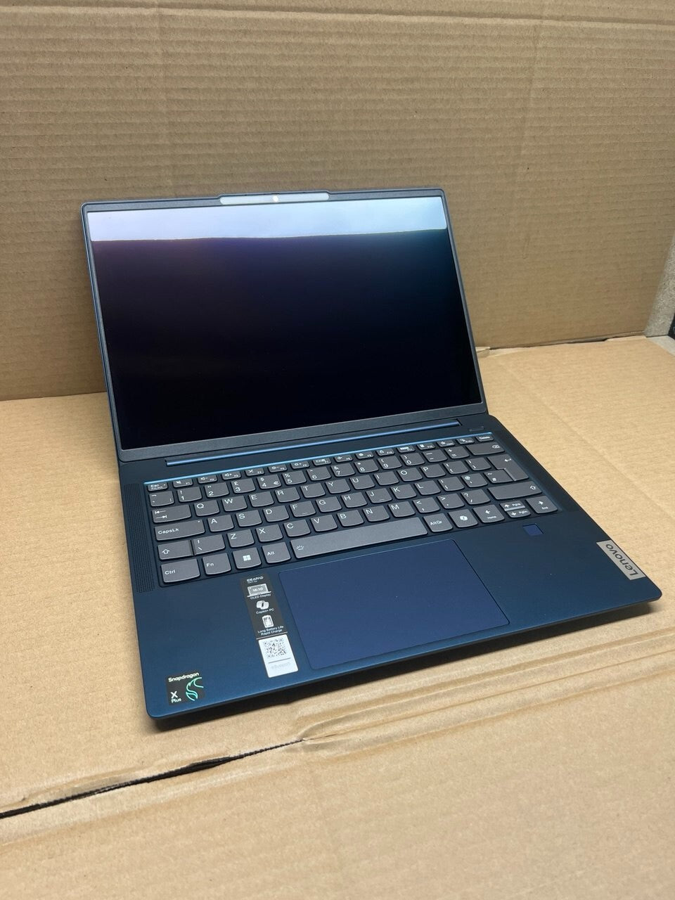 Lenovo IdeaPad Slim 5 Snapdragon X Plus 16GB RAM 1TB SSD 14 Inch OLED 83HL0011UK