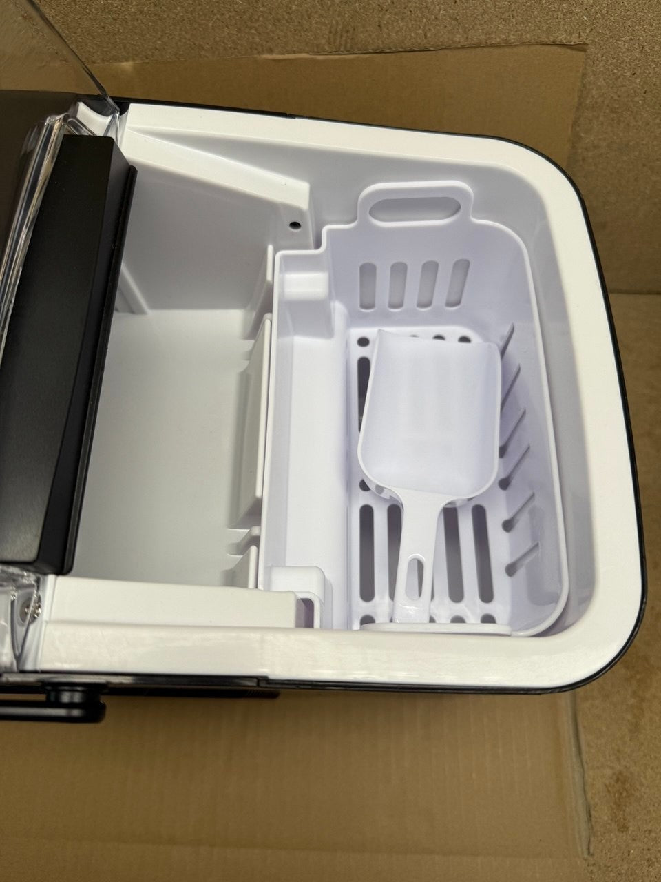 Caso Design IceChef Compact Ice Cube Maker Black, Ex-Display