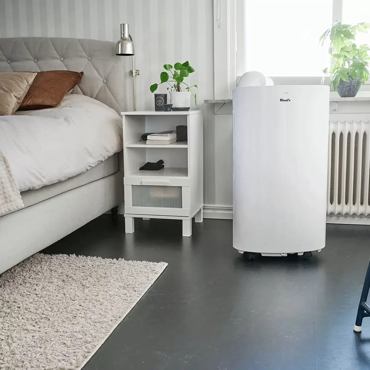 Woods Portable Air Conditioner 12K BTU with Remote / WiFi Option Cortina