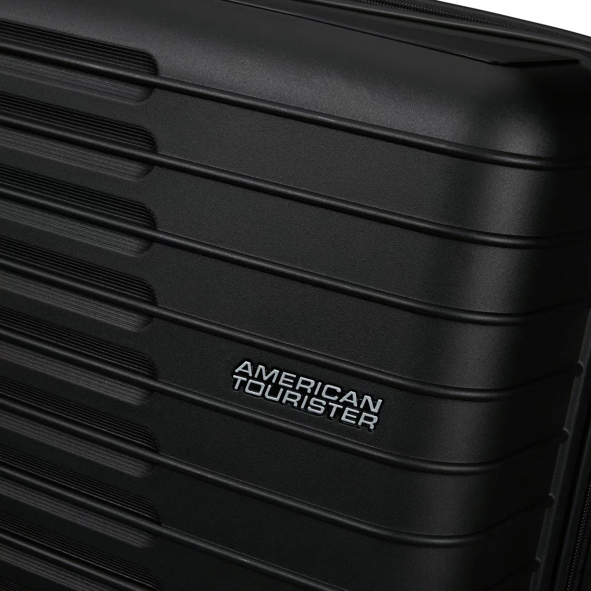 American Tourister Jet Driver Roadrush 77cm Large Hardside Spinner Case in black