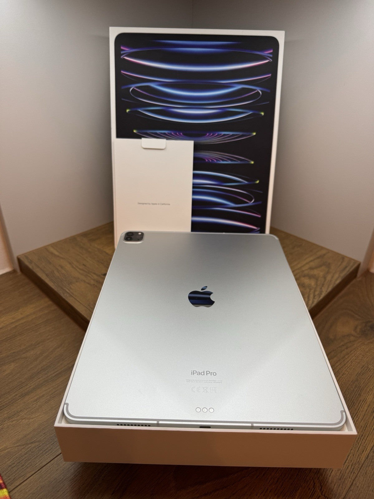 Apple iPad Pro 6th Gen 12.9" 2022 M2 - 128GB WiFi & Cellular 5G Unlocked -Silver