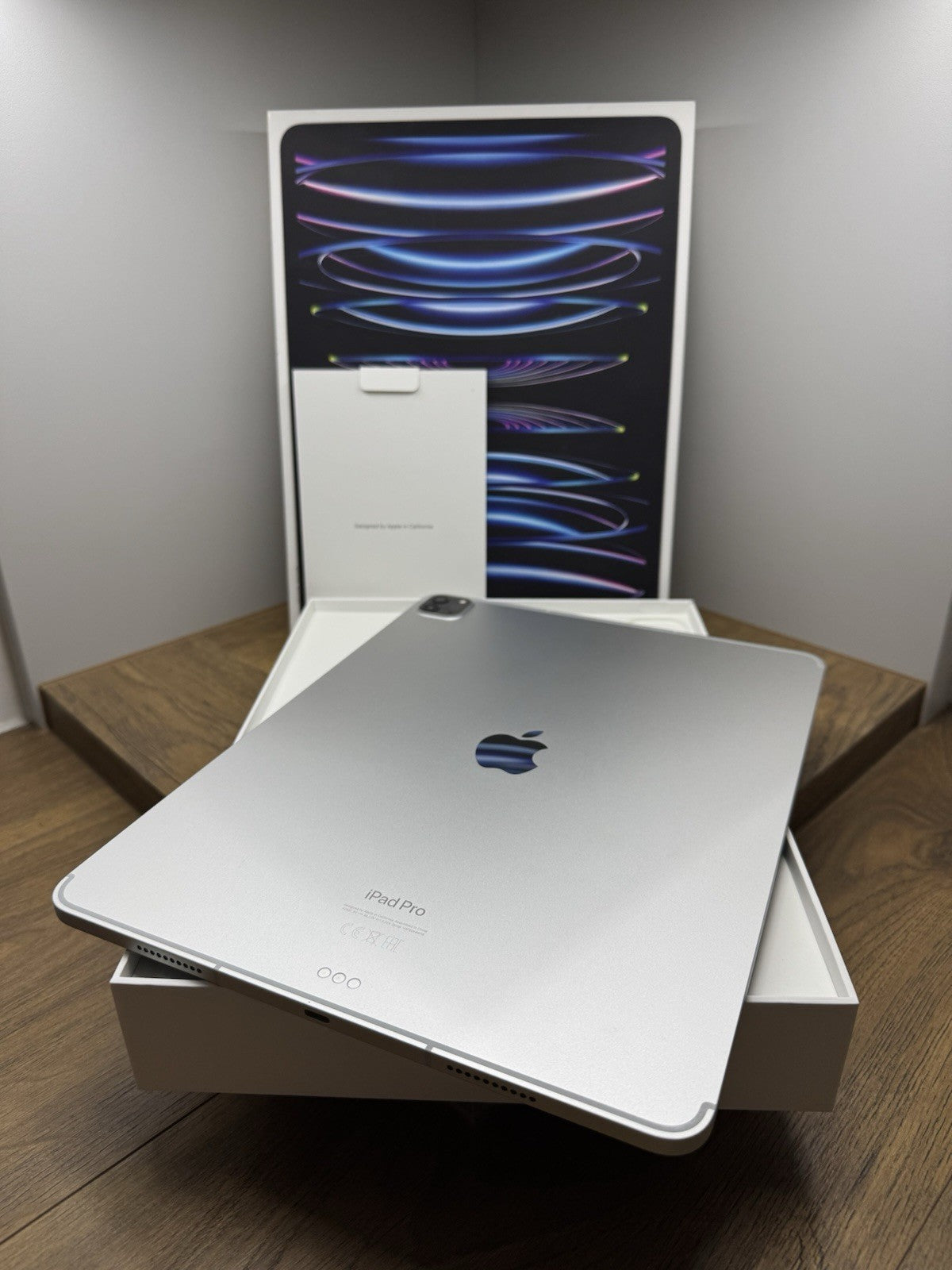 Apple iPad Pro 6th Gen 12.9" 2022 M2 - 128GB WiFi & Cellular 5G Unlocked -Silver