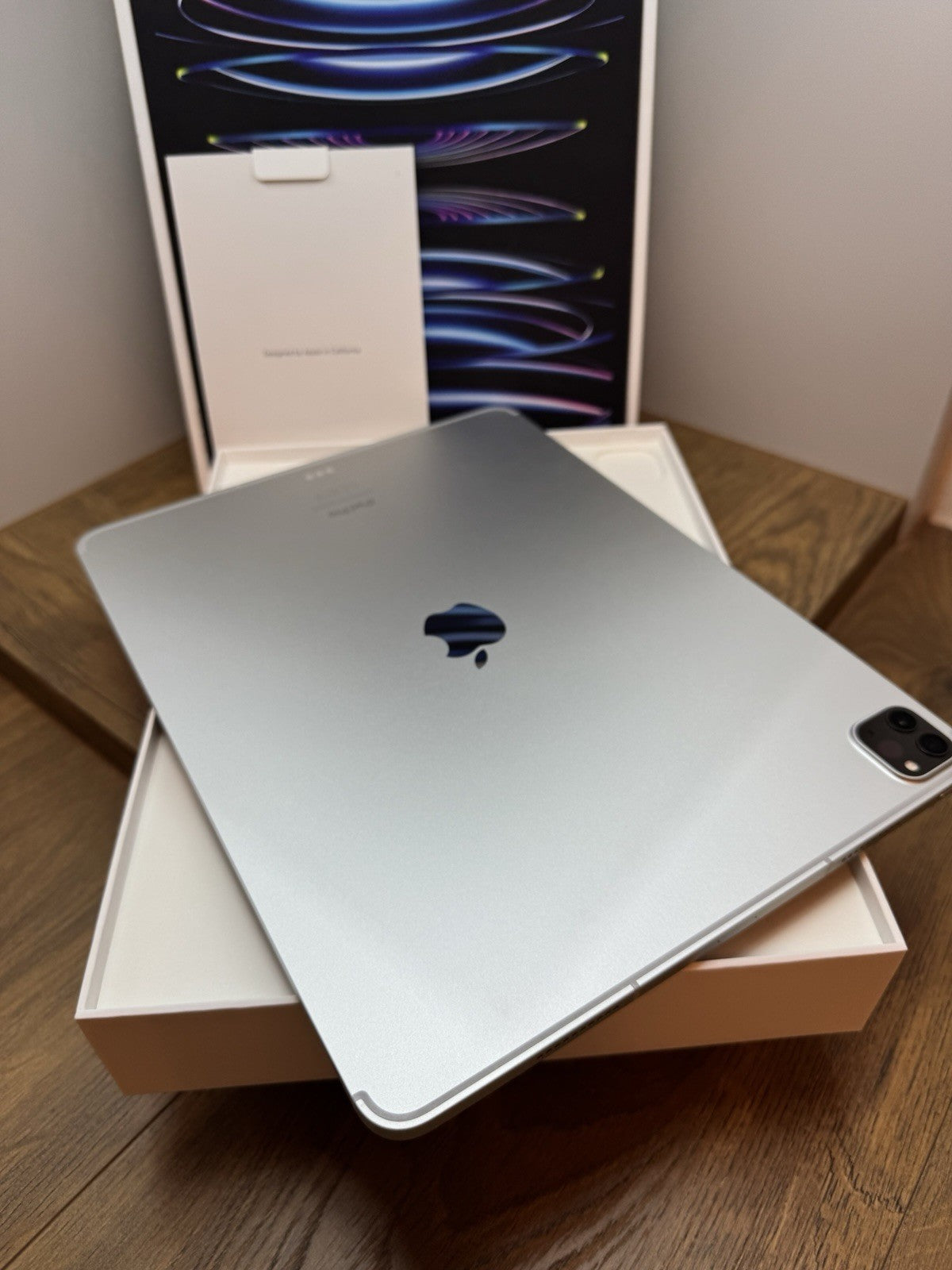 Apple iPad Pro 6th Gen 12.9" 2022 M2 - 128GB WiFi & Cellular 5G Unlocked -Silver