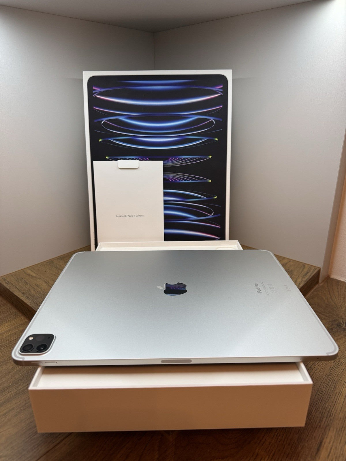 Apple iPad Pro 6th Gen 12.9" 2022 M2 - 128GB WiFi & Cellular 5G Unlocked -Silver