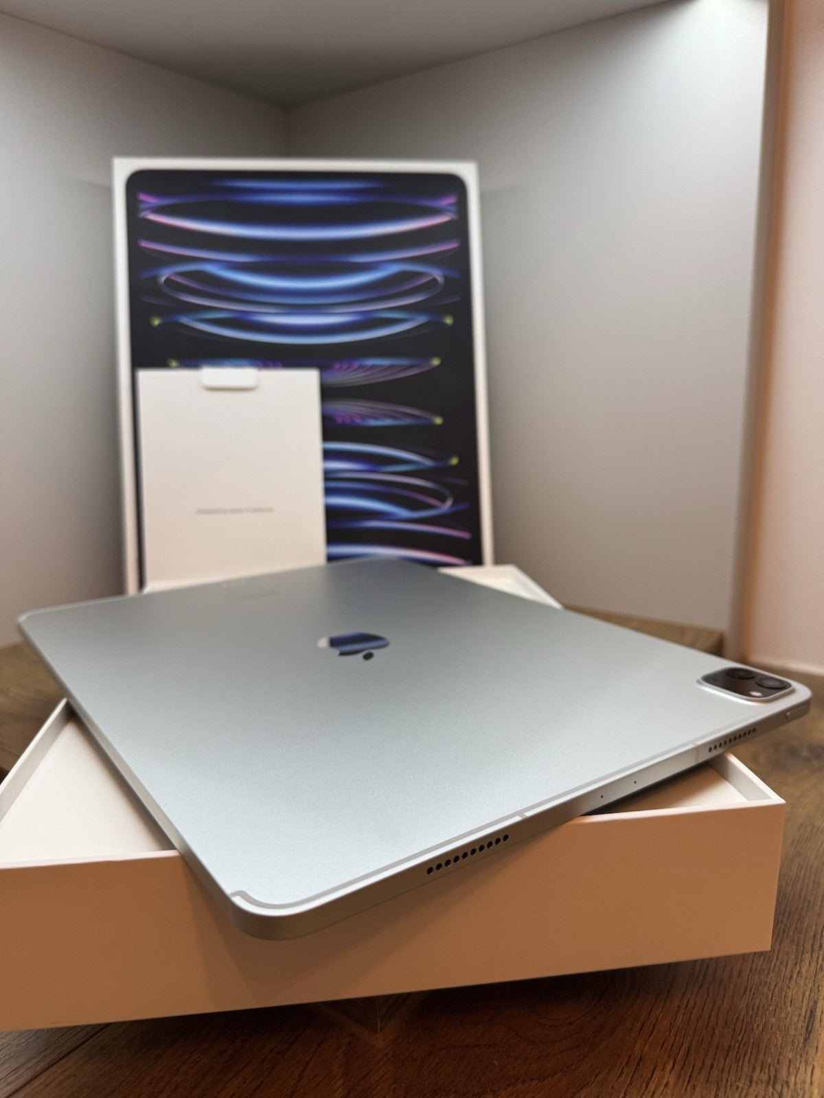 Apple iPad Pro 6th Gen 12.9" 2022 M2 - 128GB WiFi & Cellular 5G Unlocked -Silver
