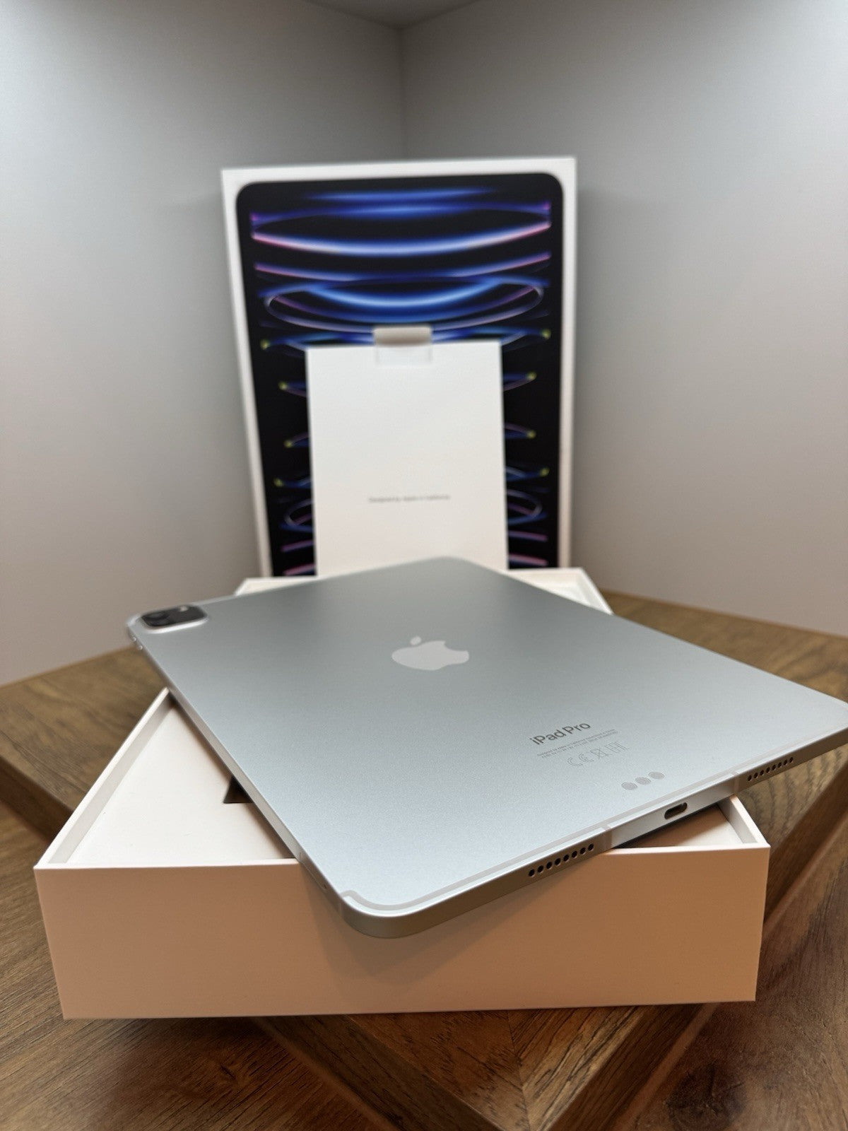 Apple iPad Pro 4th Gen 2022, 11'' WiFi + Cellular 2TB in Silver MNYM3B/A NEW VAT