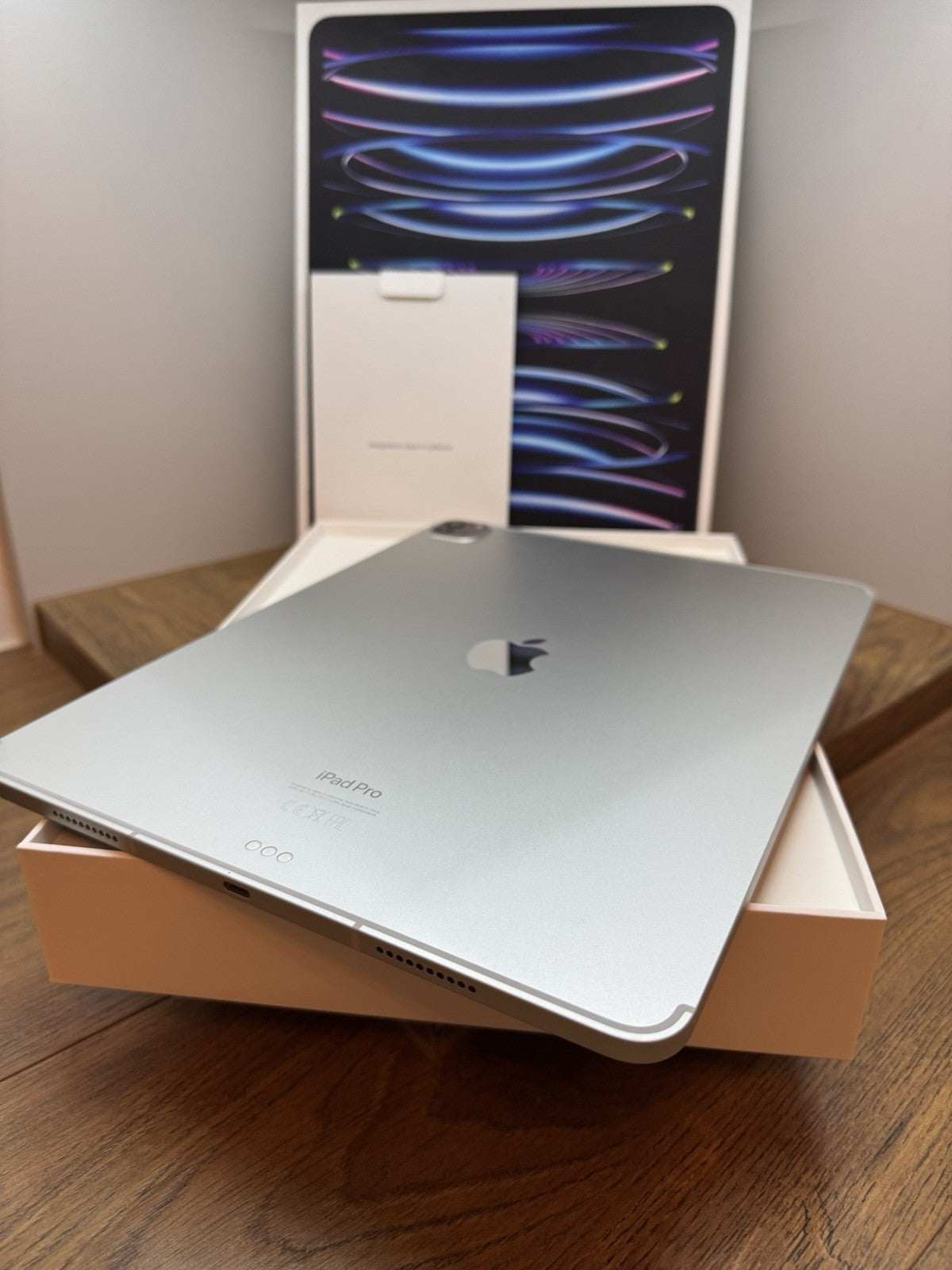 Apple iPad Pro 6th Gen 12.9" 2022 M2 - 128GB WiFi & Cellular 5G Unlocked -Silver