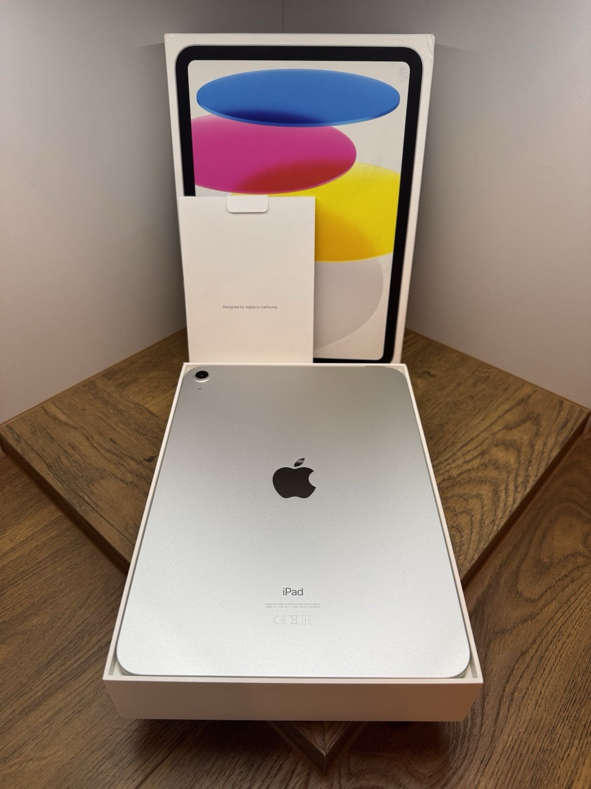 Apple iPad 2022 10.9 Inch Wi-Fi 64GB - Silver - MPQ03B/A - VAT / Warranty