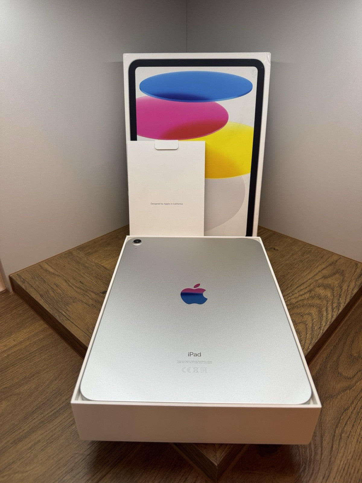 Apple iPad 2022 10.9 Inch Wi-Fi 64GB - Silver - MPQ03B/A - VAT / Warranty