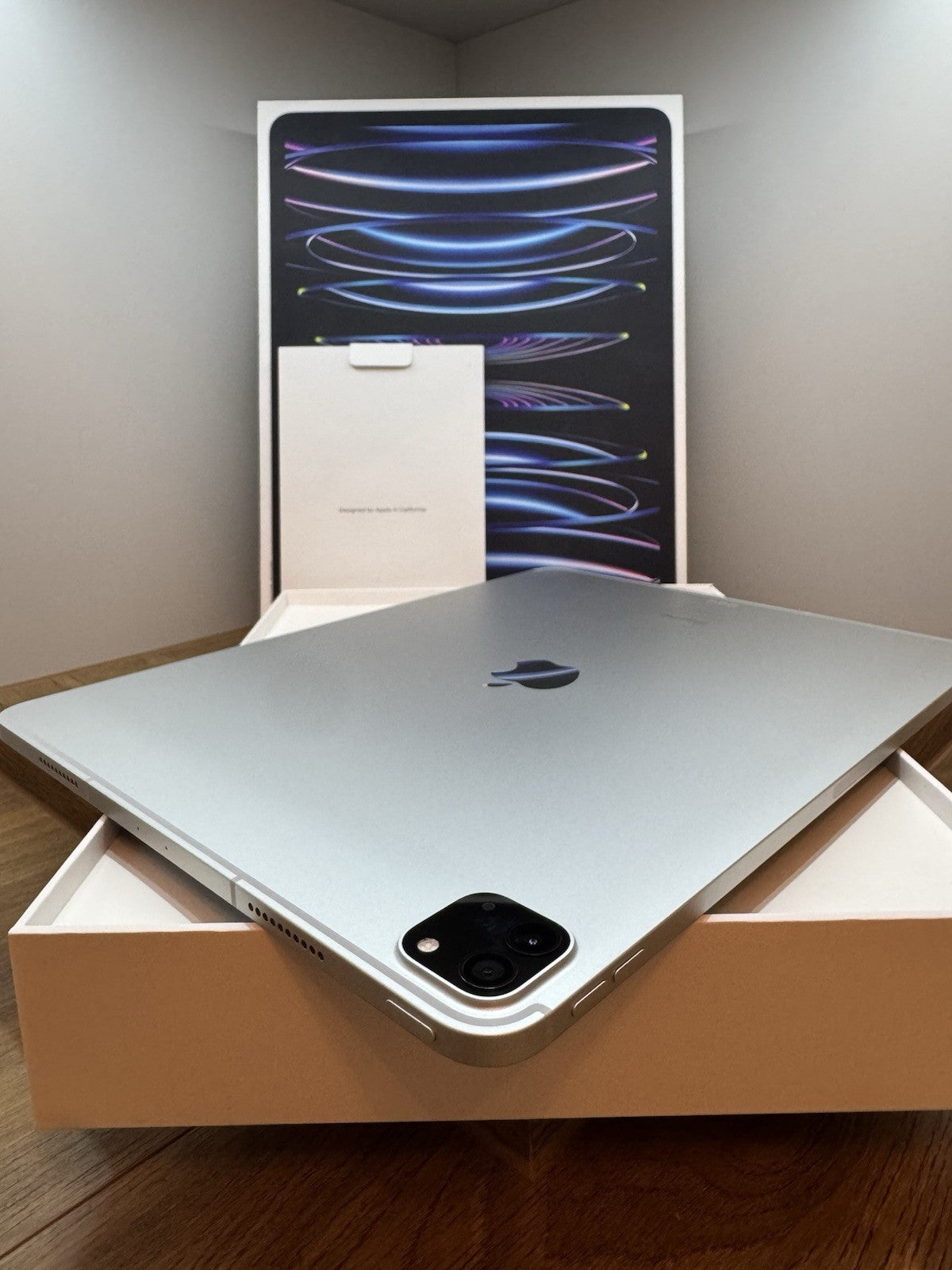 Apple iPad Pro 6th Gen 12.9" 2022 M2 - 128GB WiFi & Cellular 5G Unlocked -Silver