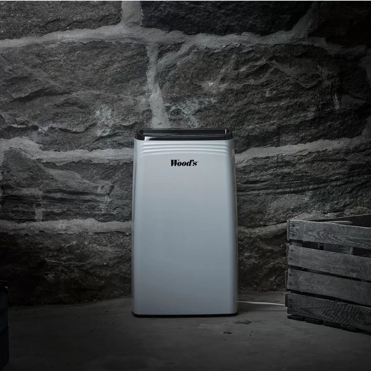 Wood's 25L Dehumidifier in White, MDK26 + Free Delivery VAT Cracked On Top