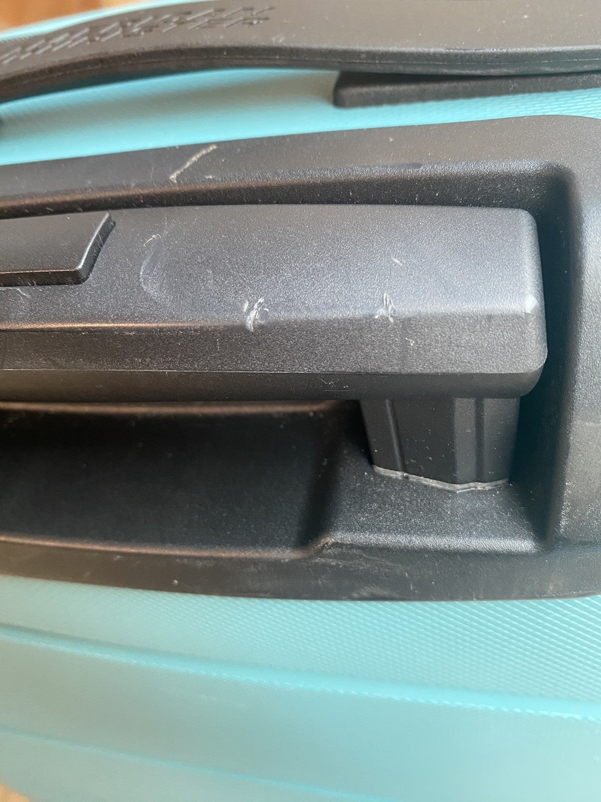 American Tourister Air Move 3 Piece Luggage Set in Teal, Used