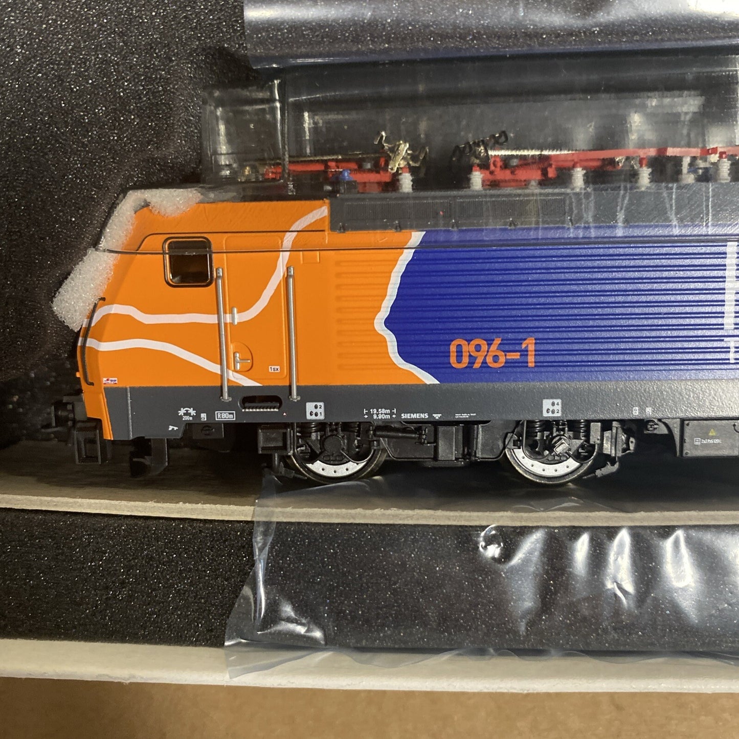 62423 ROCO- Electric locomotive ES64F4, HUSA