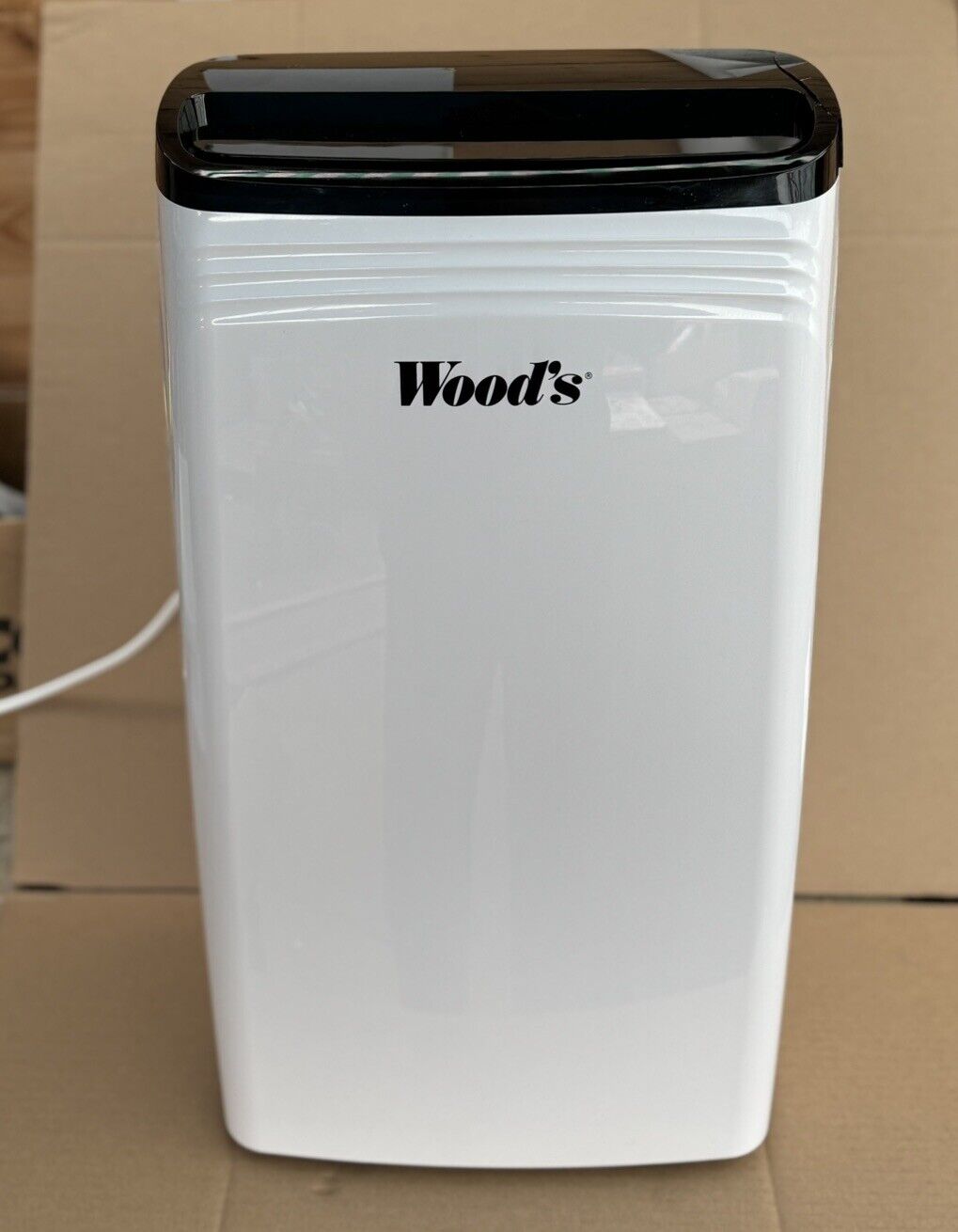 Wood's 25L Dehumidifier in White, MDK26 + Free Delivery VAT Cracked On Top