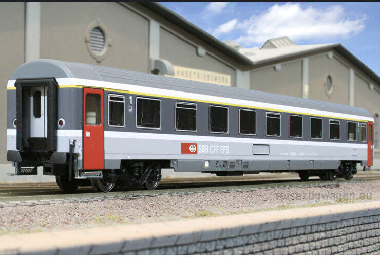 ACME 52401 Swiss SBB-CFF first class coach, type UIC-Z, Am