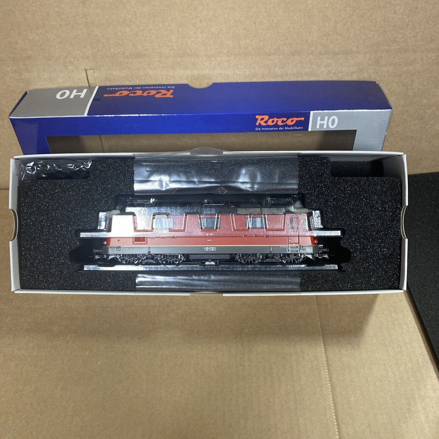 ROCO 72402- Electric locomotive Re 4/4 II,  11208 - SBB