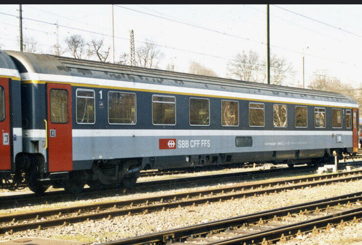 ACME 52401 Swiss SBB-CFF first class coach, type UIC-Z, Am