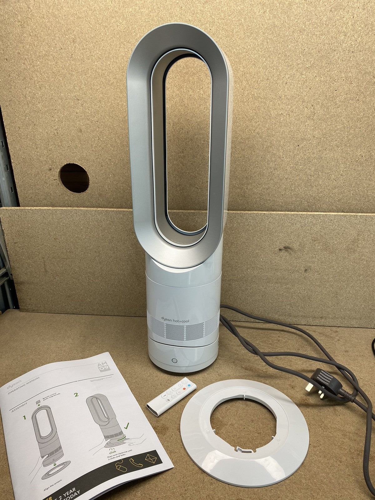 Dyson AM09 Hot and Cool Tower Fan - White/Silver ** Used