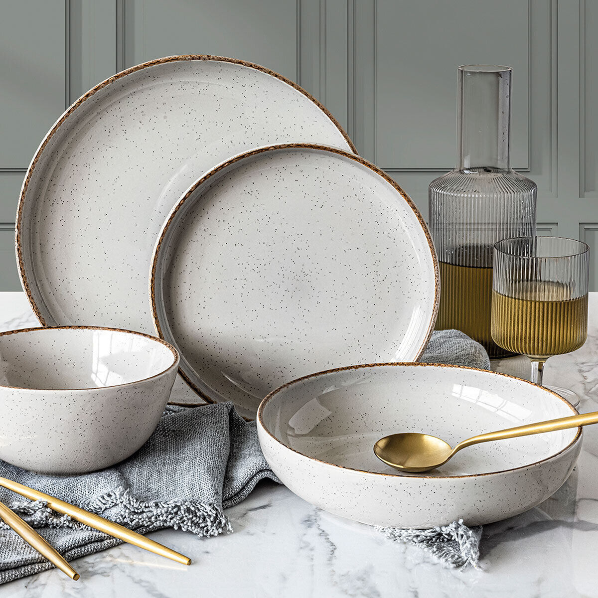 Over & Back Stoneware Dinnerware Set, 16 Piece in Grey