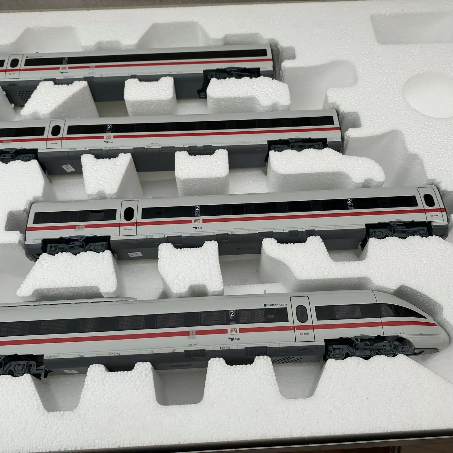 63032 ROCO- Dieseltriebwagen ICE-VT BR 605 der DB AG/DSB