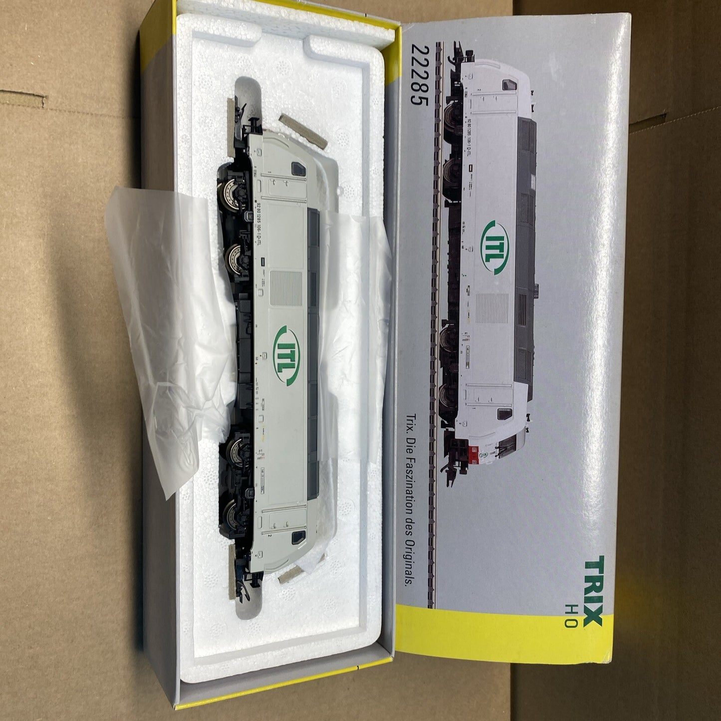 Trix HO 22285 Diesel Locomotive BR 285, CB-Rail